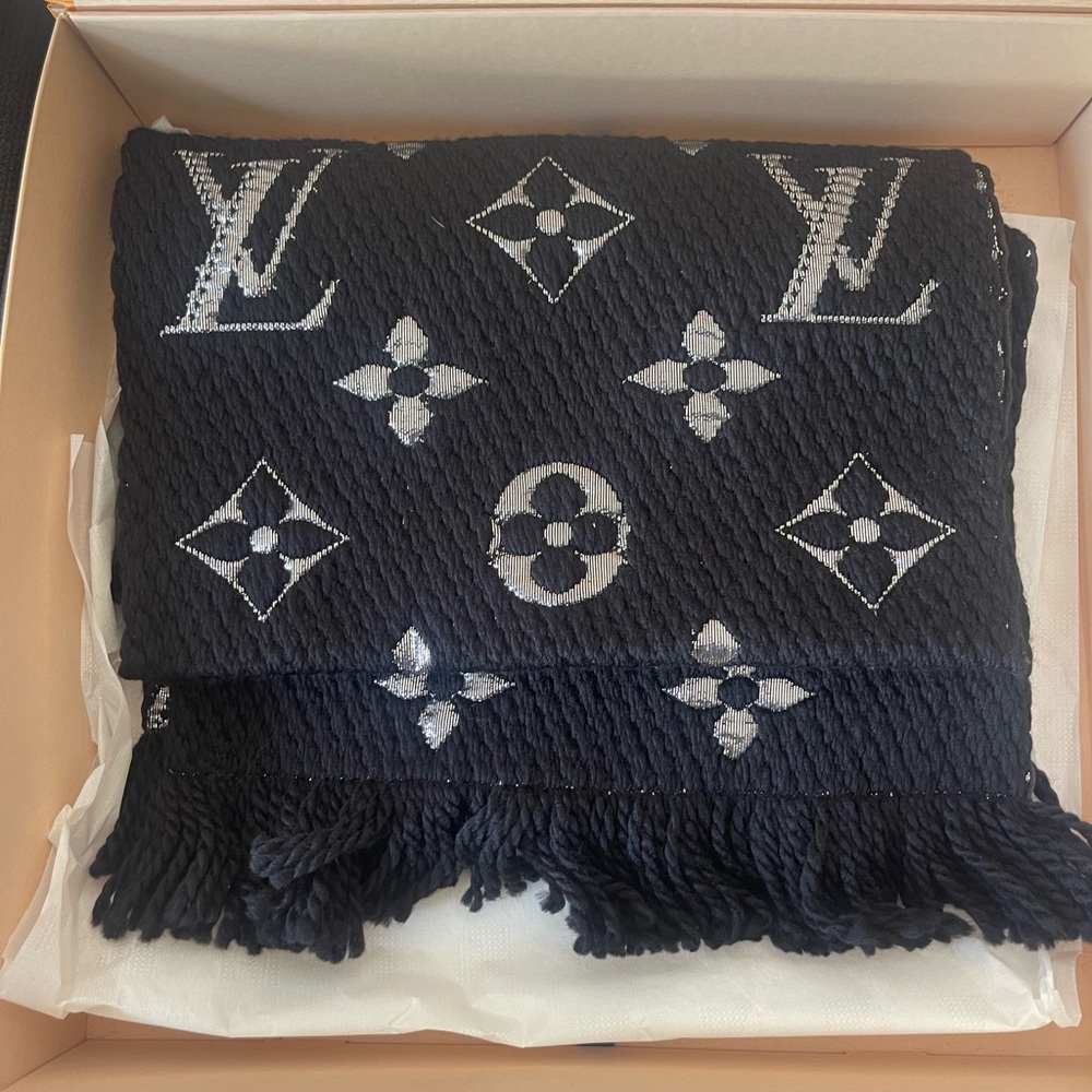 LV Logomania Shine Scarf M75833